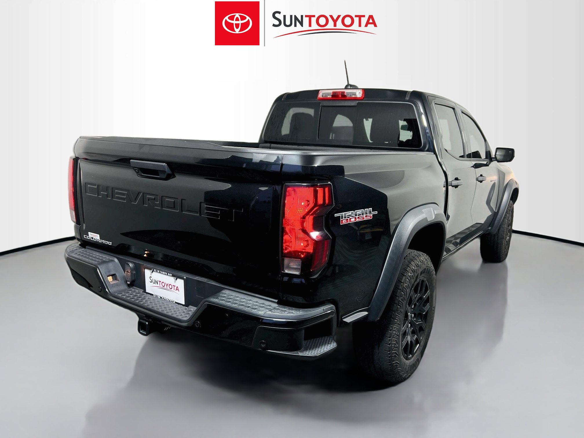 Used 2023 Chevrolet Colorado Trail Boss w/ Advanced Trailering Package AWD/4WD image 4