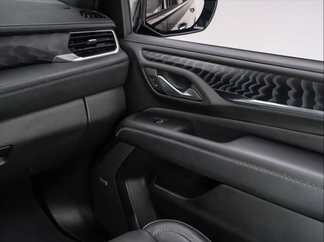 Used 2023 GMC Yukon XL Denali AWD/4WD image 34