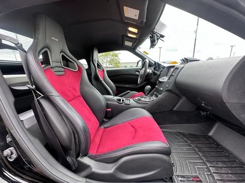 Used 2016 Nissan 370Z NISMO RWD image 25