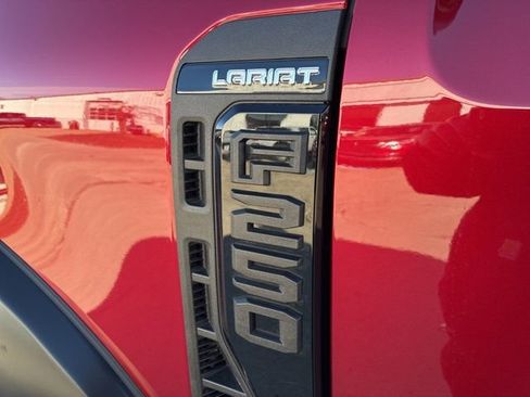 Used 2025 Ford F250 Lariat w/ Lariat Ultimate Package image 8