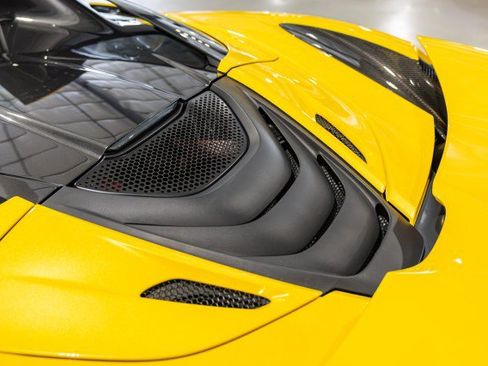 Used 2021 McLaren 720S Performance RWD image 20