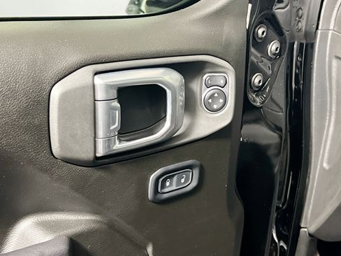 Used 2024 Jeep Wrangler Unlimited Sport AWD/4WD image 16
