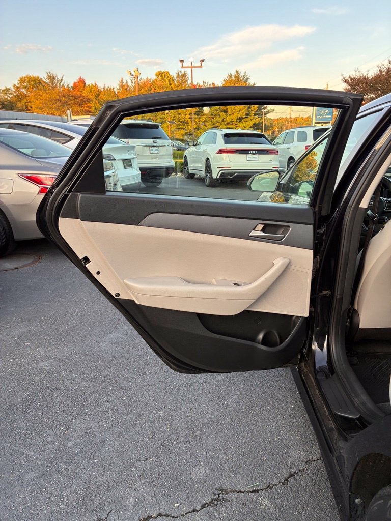 Used 2018 Hyundai Sonata SE FWD image 25