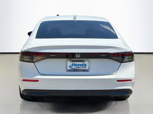 Used 2023 Honda Accord EX image 6