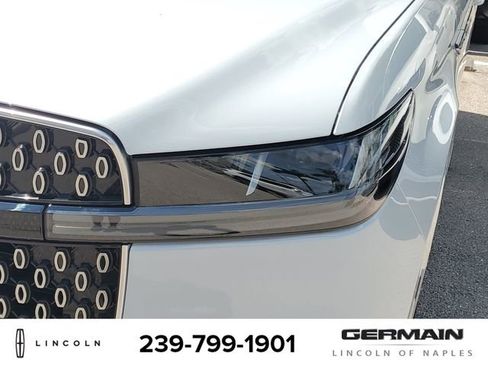 New 2026 Lincoln Navigator Reserve AWD/4WD image 14