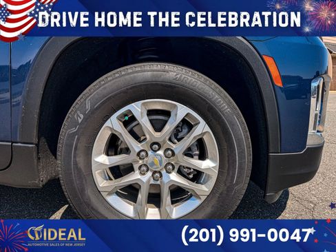 Used 2022 Chevrolet Traverse LS FWD image 33