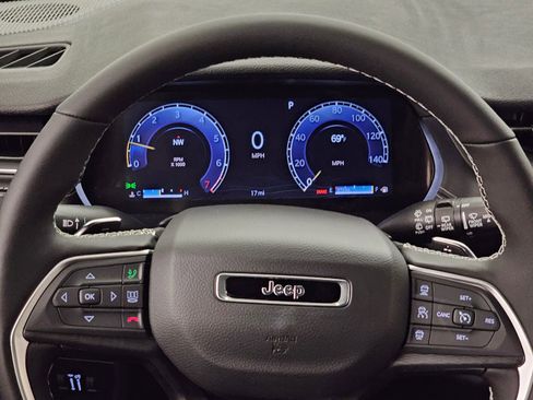 New 2026 Jeep Grand Cherokee Laredo AWD/4WD image 17