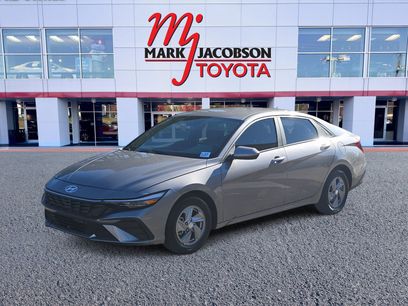 Used 2024 Hyundai Elantra SE