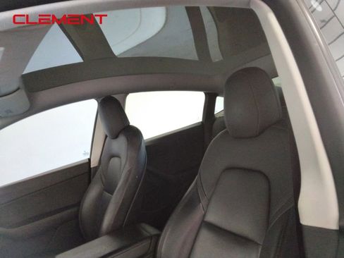 Used 2021 Tesla Model Y Long Range image 24