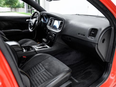Used 2017 Dodge Charger R/T RWD image 21