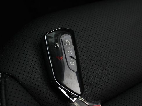 Used 2025 Volkswagen Atlas SE image 30