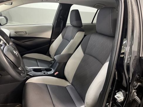 Used 2023 Toyota Corolla LE FWD image 5