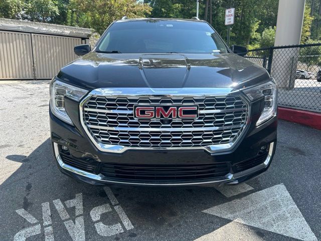 Used 2023 GMC Terrain Denali w/ Black Diamond Edition AWD/4WD image 2