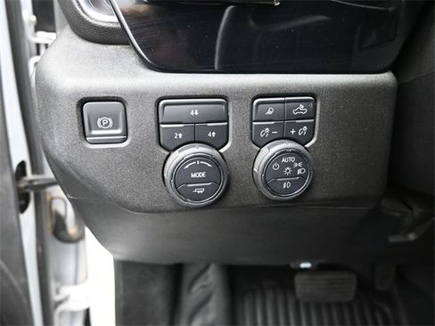 Used 2024 Chevrolet Silverado 2500 LT w/ Convenience Package image 12