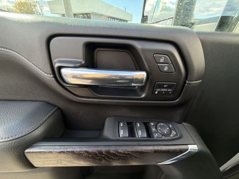 Used 2023 GMC Sierra 3500 Denali image 15