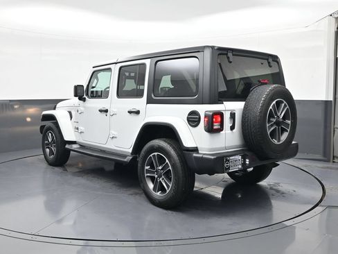 Used 2023 Jeep Wrangler Unlimited Sahara AWD/4WD image 7