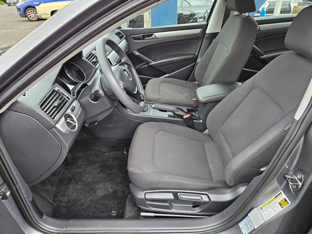 Used 2017 Volkswagen Passat 1.8T S FWD image 14