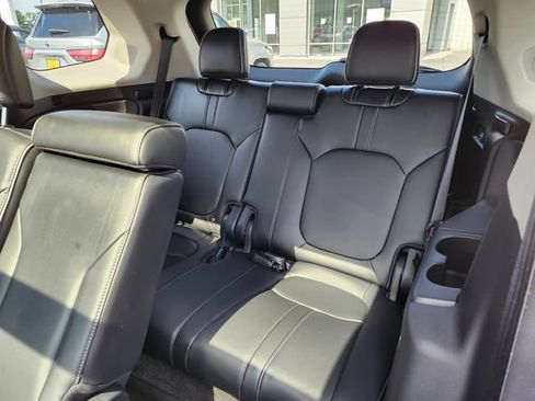 Used 2025 Honda Pilot Elite image 14