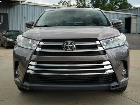 Used 2019 Toyota Highlander Limited FWD image 17