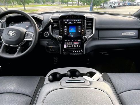 Used 2026 RAM 2500 Laramie AWD/4WD image 12