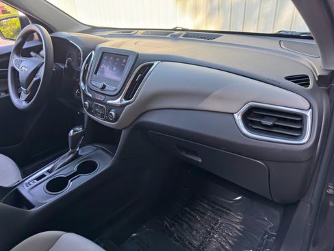 Used 2020 Chevrolet Equinox LS FWD image 12