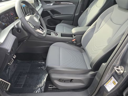 New 2026 Volkswagen Tiguan SE R-Line image 18