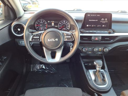 Used 2024 Kia Forte LXS image 8