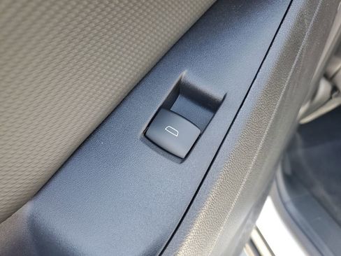 New 2026 Chevrolet Equinox LT w/ Convenience Package II FWD image 17