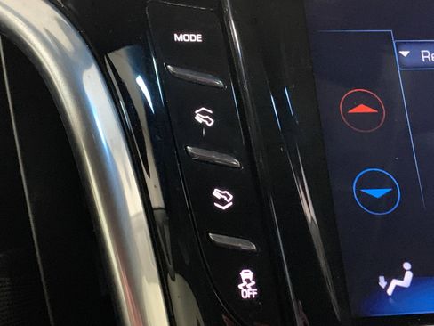 Used 2020 Cadillac Escalade Luxury w/ Escalade Sport Edition image 12