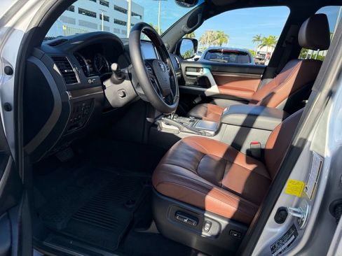 Used 2020 Toyota Land Cruiser AWD/4WD image 11