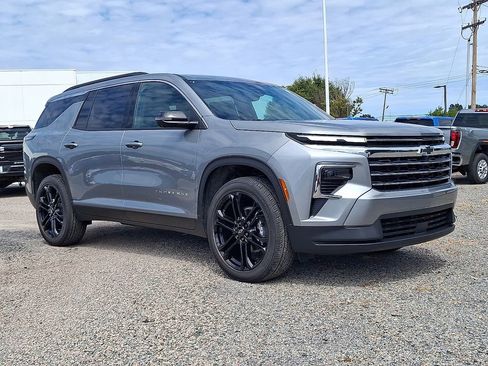 New 2026 Chevrolet Traverse LT w/ Driver Confidence Package image 25