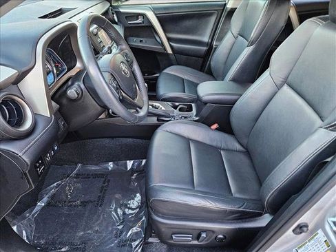 Used 2014 Toyota RAV4 Limited image 17