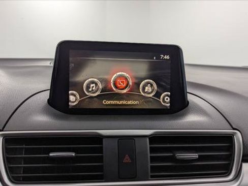 Used 2018 MAZDA MAZDA3 Sport FWD image 24