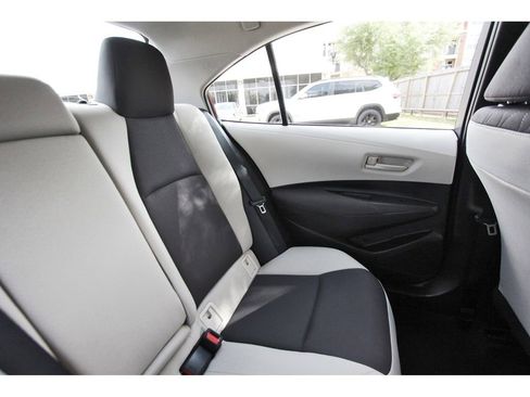 Used 2025 Toyota Corolla LE image 13