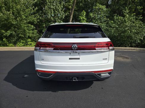 Used 2024 Volkswagen Atlas Cross Sport SE AWD/4WD image 8