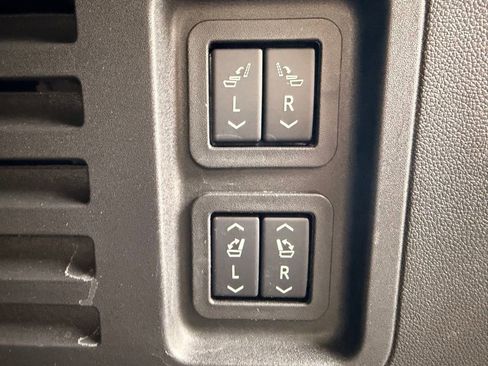 Used 2025 GMC Acadia Denali w/ Super Cruise Package image 10