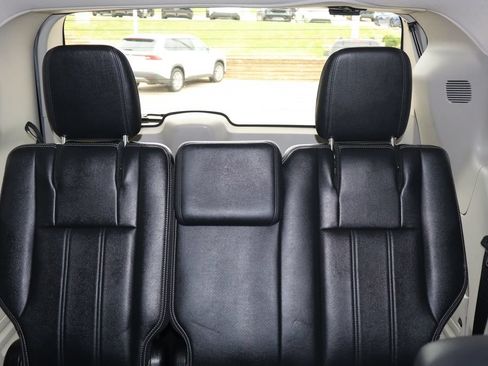Used 2012 Chrysler Town & Country Touring w/ Entertainment Group #1 FWD image 37