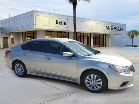 Used 2016 Nissan Altima 2.5 S w/ Power Driver Seat Package FWD image 8