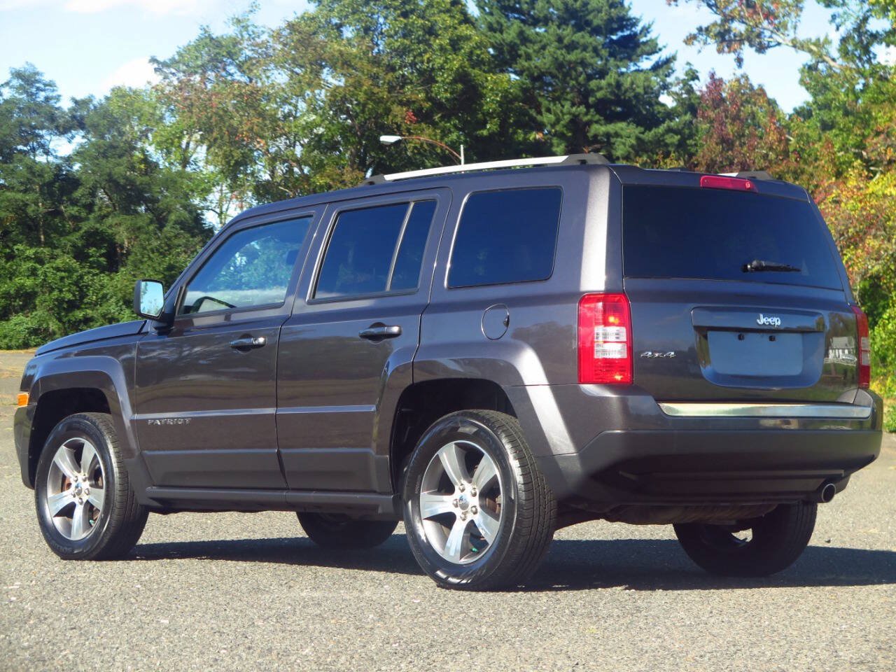 Used 2017 Jeep Patriot High Altitude AWD/4WD image 3