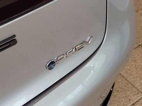 New 2026 Toyota Prius Plug-In Hybrid FWD image 7