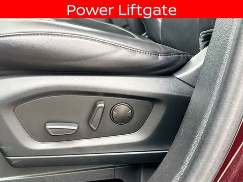 Used 2023 Ford Explorer XLT w/ Equipment Group 202A RWD image 18