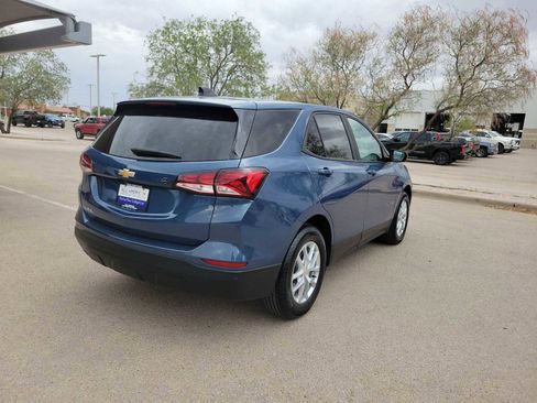 Used 2024 Chevrolet Equinox LS w/ LS Convenience Package FWD image 8