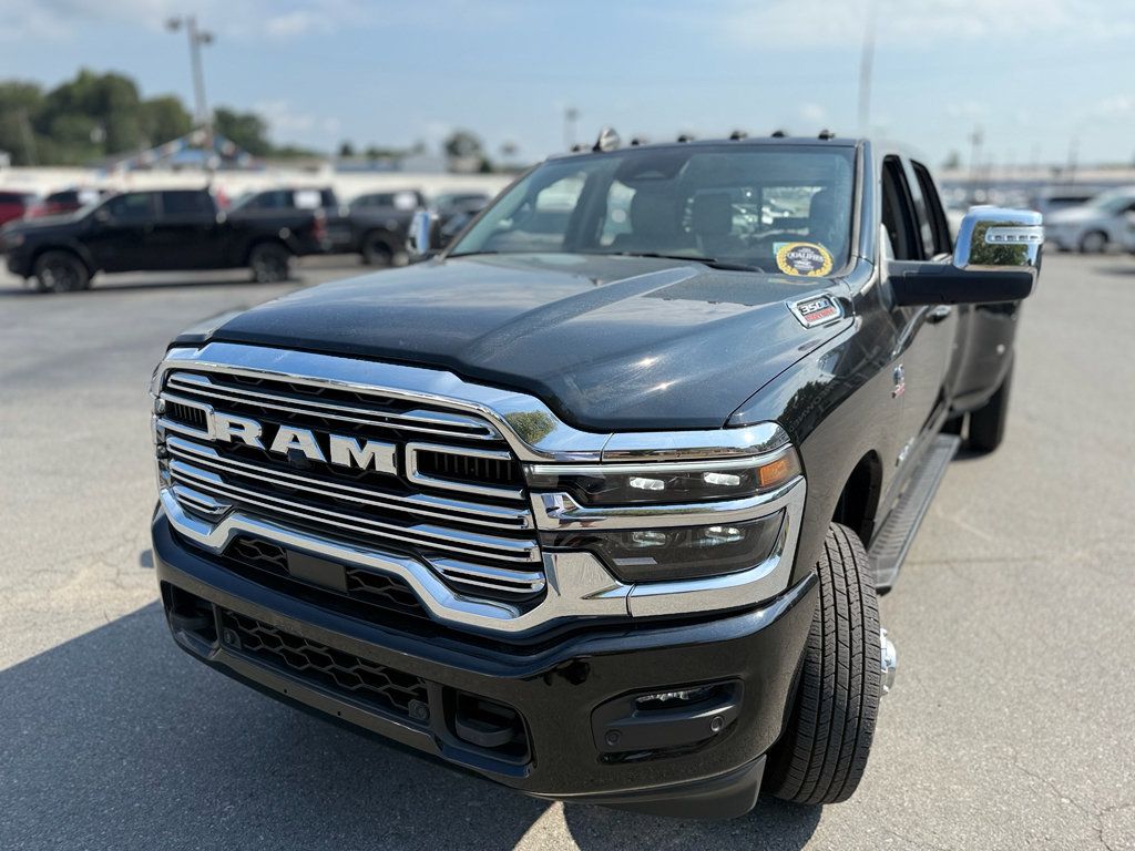 Used 2025 RAM 3500 Laramie AWD/4WD image 14
