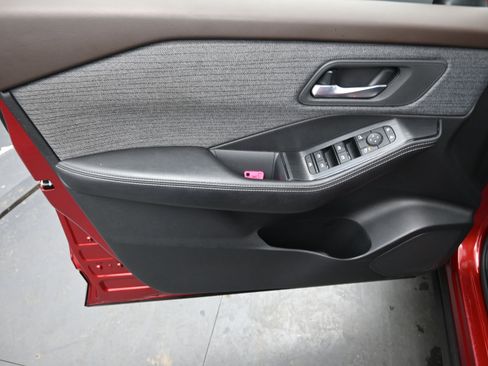 Certified 2023 Nissan Rogue SV image 14