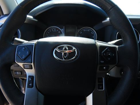 Used 2021 Toyota Tacoma SR5 w/ Trail Edition image 27