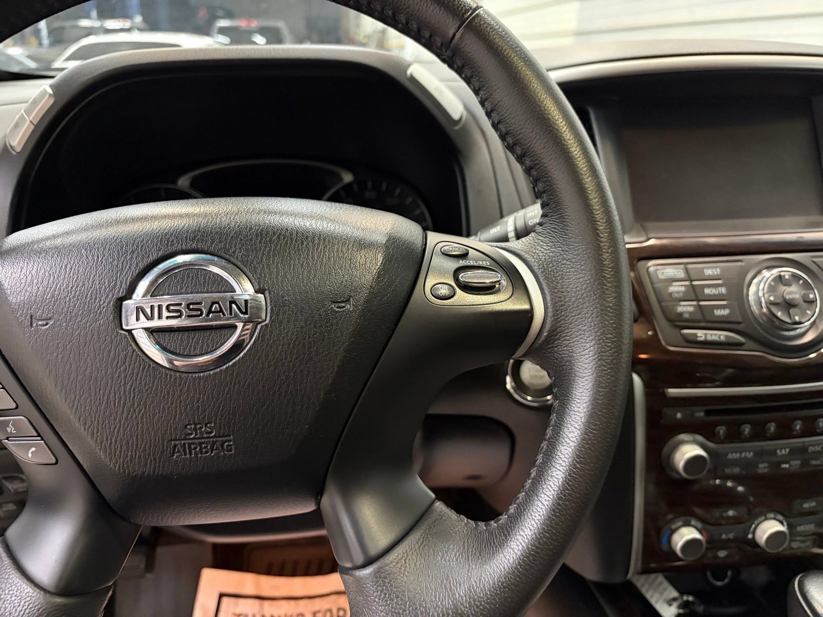 Used 2014 Nissan Pathfinder Platinum w/ Platinum Premium Package AWD/4WD image 14