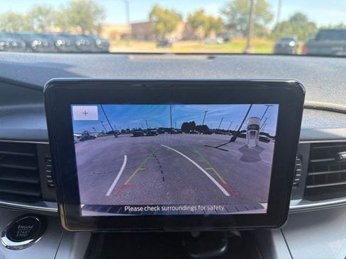 Used 2023 Ford Explorer XLT w/ Equipment Group 202A AWD/4WD image 22