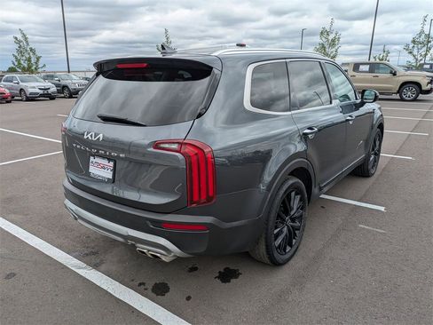 Used 2022 Kia Telluride SX w/ SX Prestige Package image 3