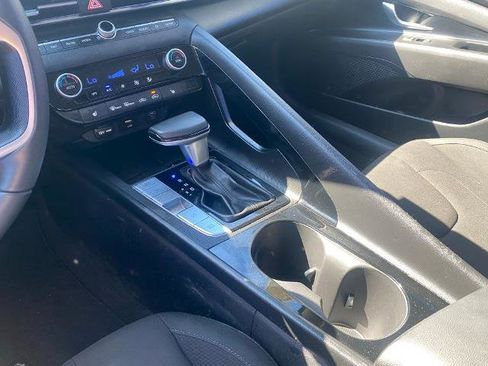 Used 2024 Hyundai Elantra SEL w/ Convenience Package image 23