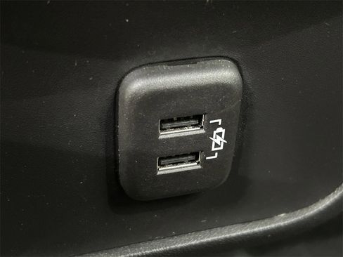 Used 2024 GMC Terrain SLE image 21